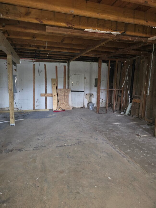 Building Photo - 3619 Reed Rd