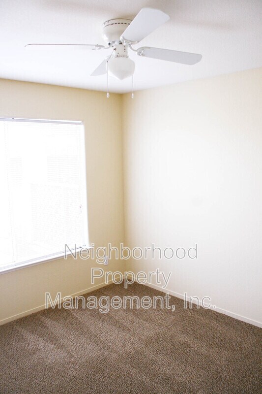 Building Photo - 3574 N State Ave