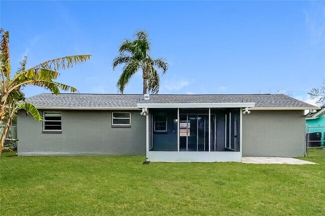 Building Photo - 2115 Harrison Dr