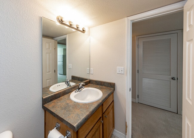 Building Photo - 5607 University Village View