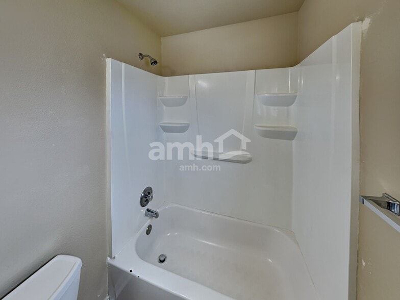 Building Photo - 1343 S 2700 E