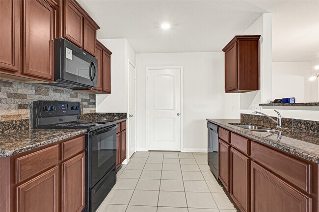 Building Photo - 11122 Hillside Creek Dr