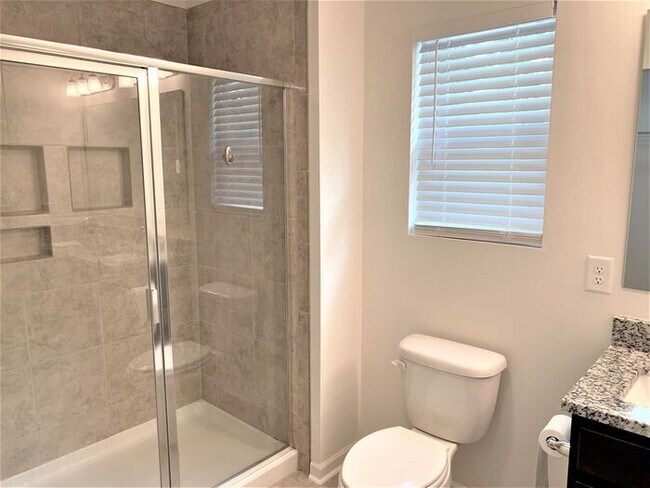 Building Photo - Newer Home in Reedy Fork, SS Appliance, Gr...