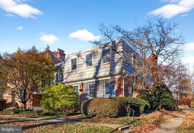 Building Photo - 6800 Melrose Dr