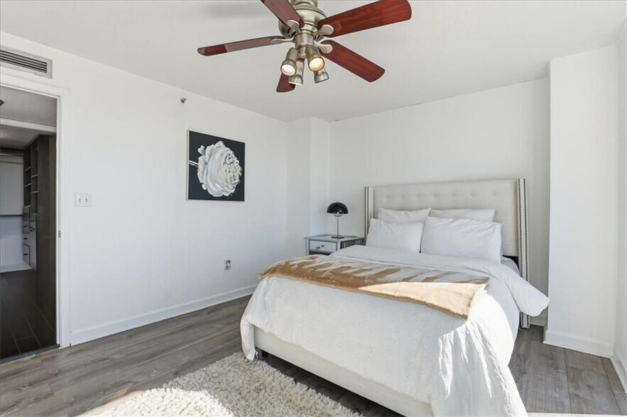 Building Photo - 2870 Pharr Ct S Northwest