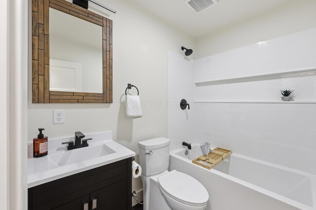 Building Photo - 321 W Columbia St