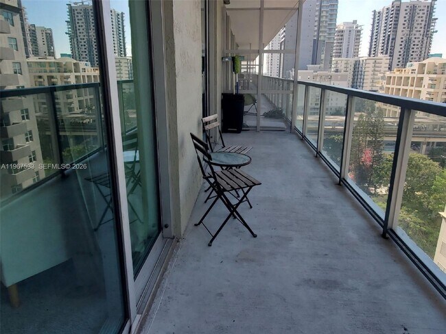 Building Photo - 1111 SW 1st Ave