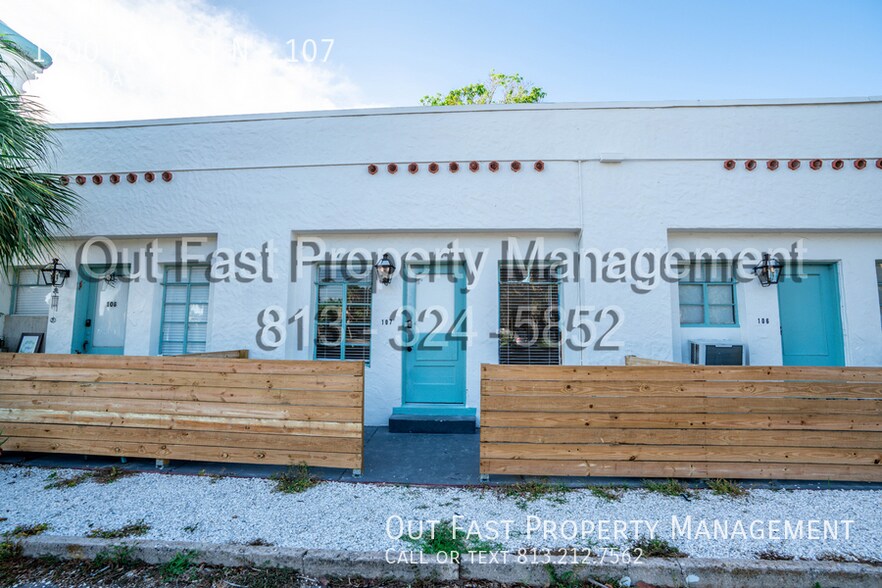 Building Photo - 1700 Park St N