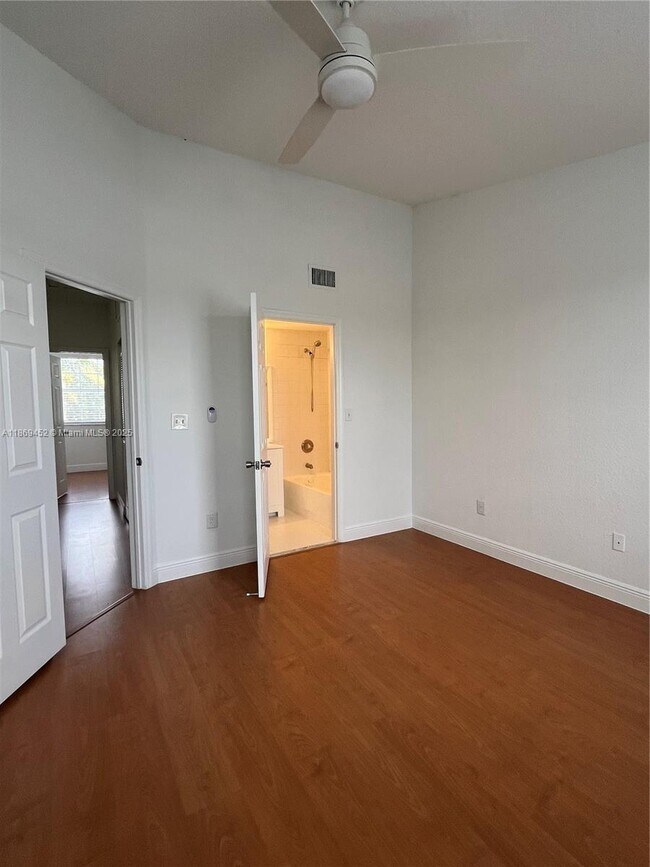 Building Photo - 751 SW 148th Ave
