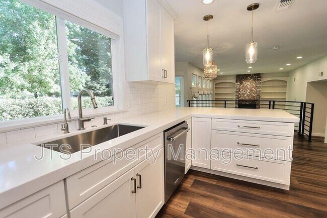 Building Photo - 2696 Prestwick Dr