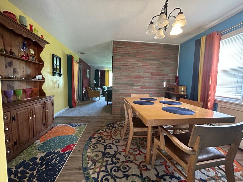 Building Photo - 226 South St