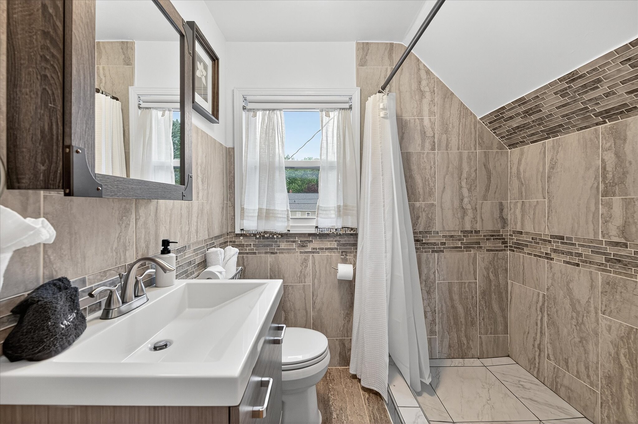 Building Photo - 4935 34th Ave S