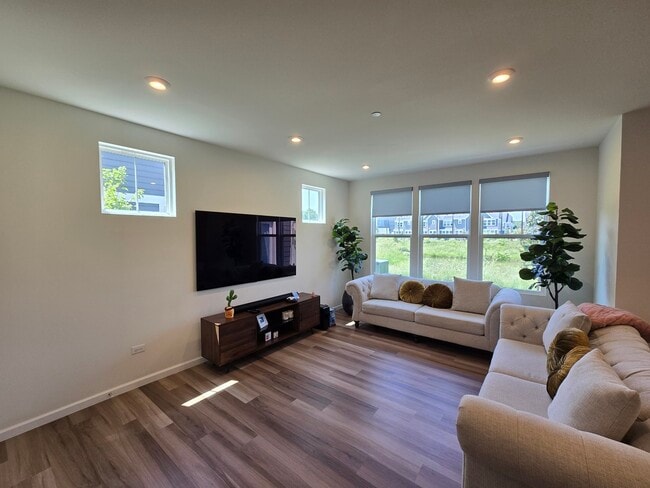 Building Photo - 2140 Weatherbee Ln