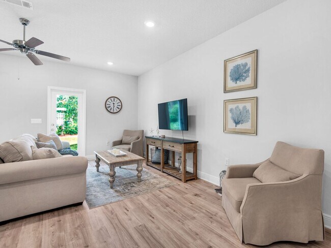Building Photo - Brand New Furnished Townhome located just ...