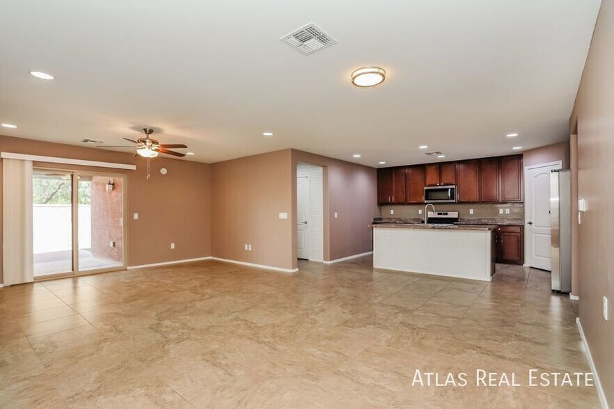 Building Photo - 9482 Desert Fauna Loop