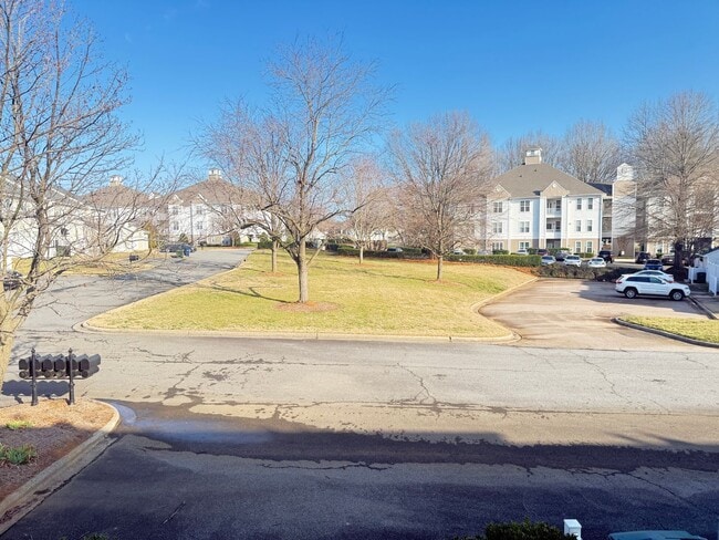 Building Photo - Updated 2 Bed, 2.5 Bath Townhome | Prime Lake Norman Location