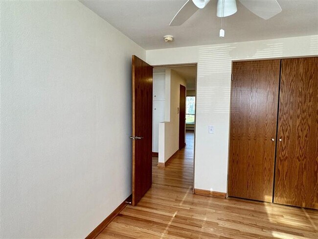 Building Photo - Newly Remodeled 2 Bedroom with washer & dryer behind Hilldale Mall!