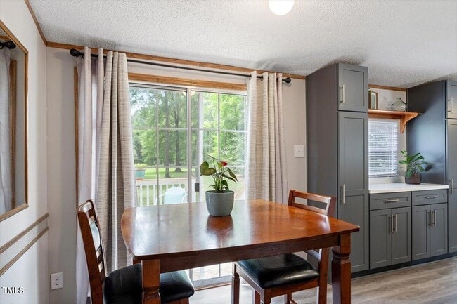 Building Photo - 10317 Giles Rd