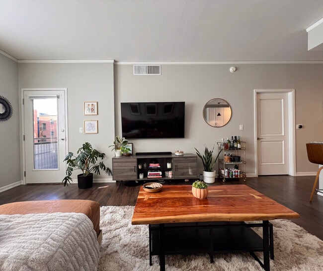 Building Photo - 1975 N Grant St