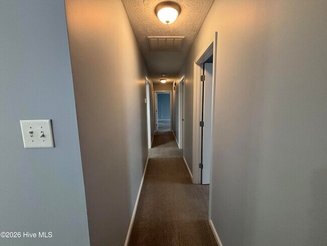 Building Photo - 376 Eastfield Dr