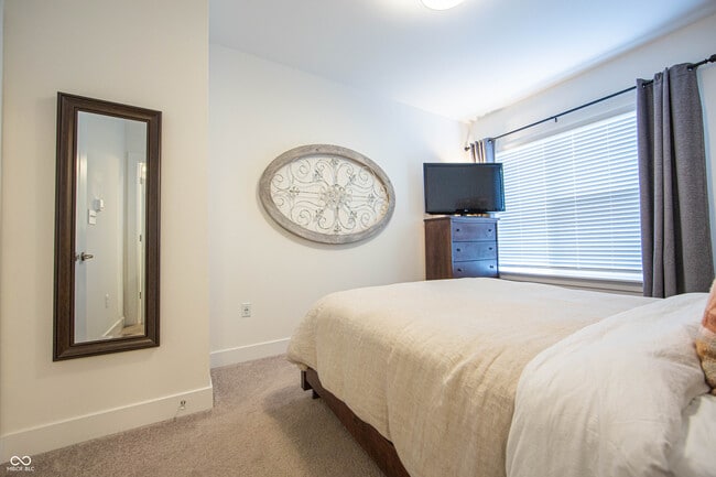 Building Photo - 743 Bates St