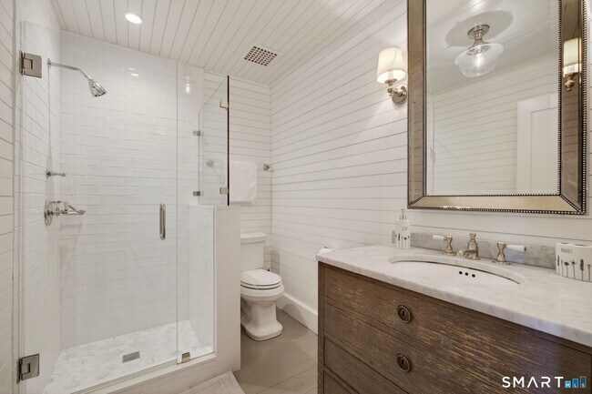 Building Photo - 28 Fenwick Ave