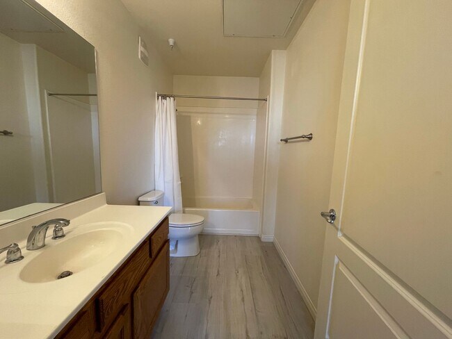 Building Photo - Coming Soon-2 Bedroom Unit in Manhattan Guard Gated Community!