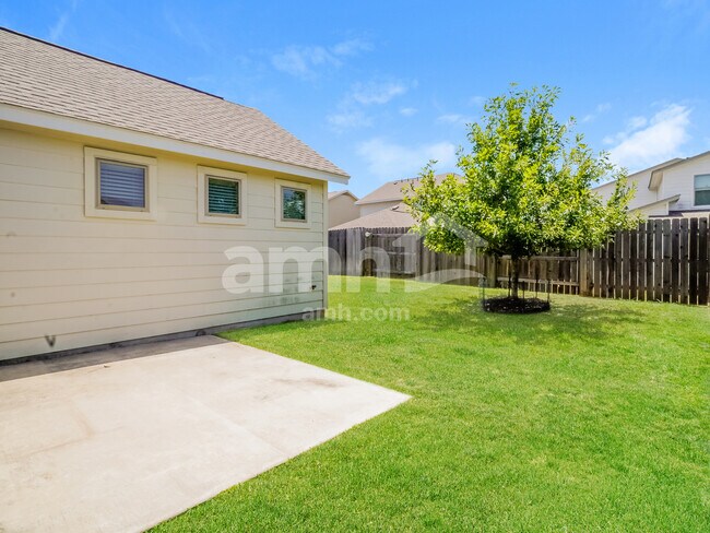 Building Photo - 8105 Cottage Rose Dr