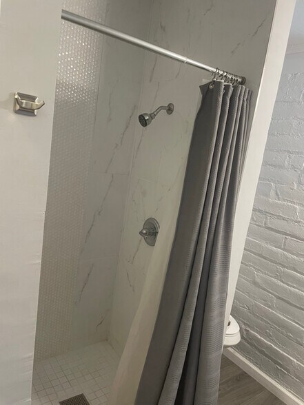 Building Photo - 4240 N 4th Ave