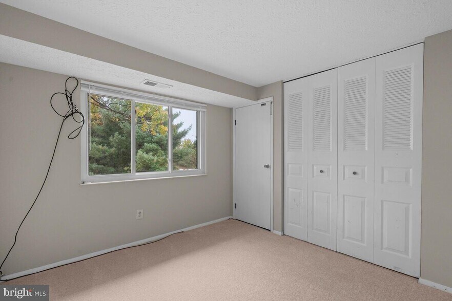 Building Photo - 12415 Hickory Tree Way