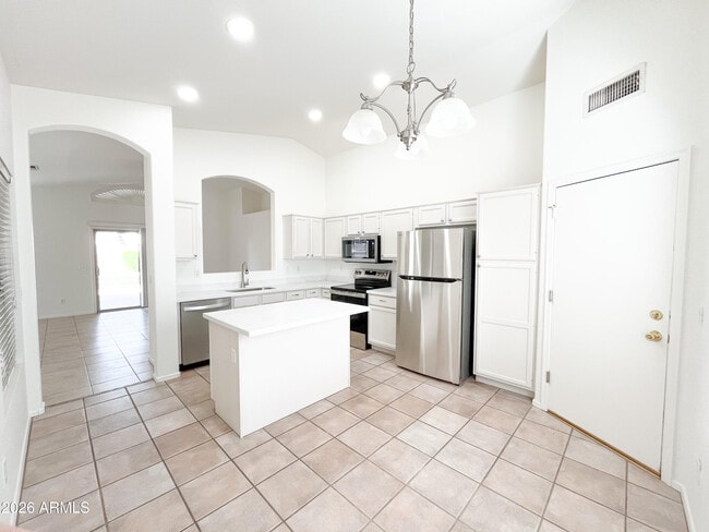 Building Photo - 1282 W Macaw Dr