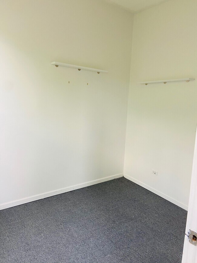 Building Photo - 1656 N Talman Ave