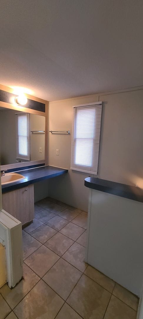 Building Photo - Single Wide Mobile Home