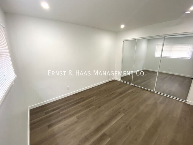 Building Photo - 6673 N Hammond Ave
