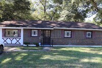 Building Photo - 205 Empire Rd