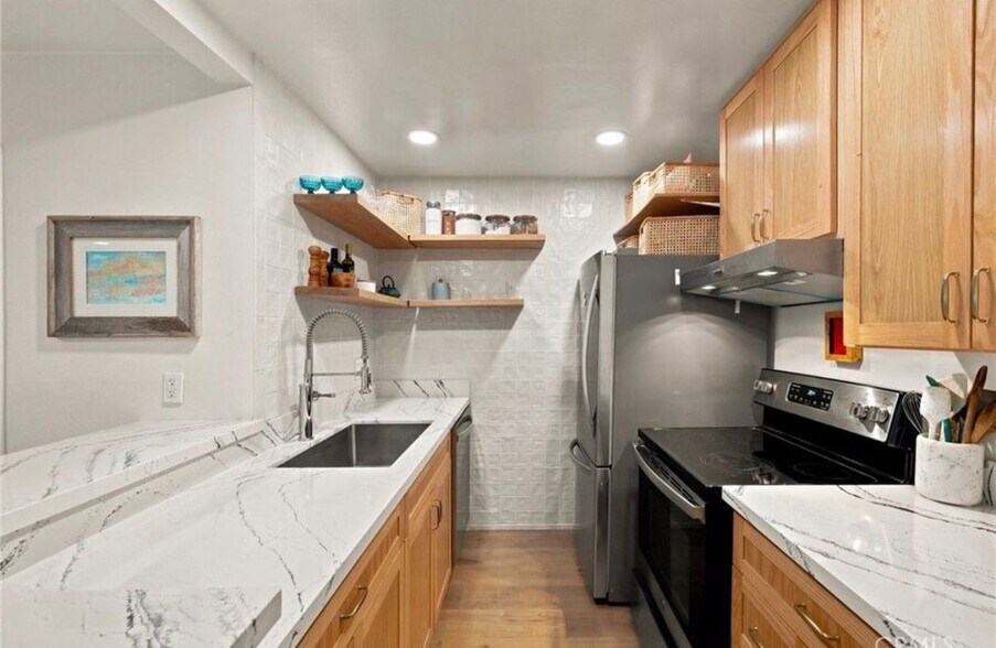 Building Photo - 7765 W 91st St