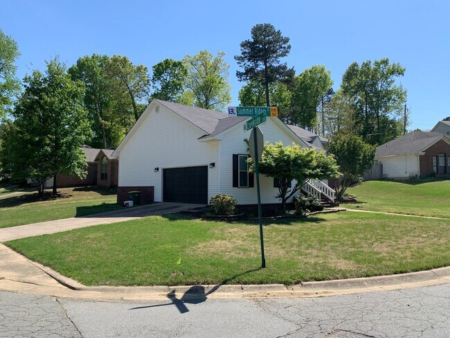 Building Photo - 1 Summer Ridge Ct