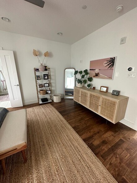 Building Photo - 5705 Bryan Pky