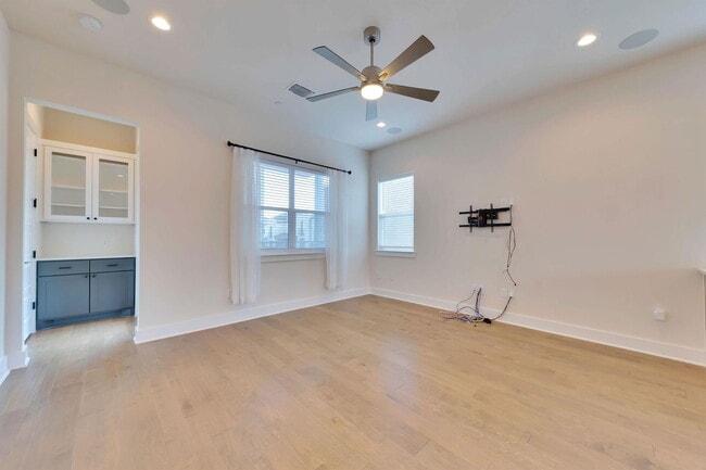 Building Photo - 4500 Freedom Dr