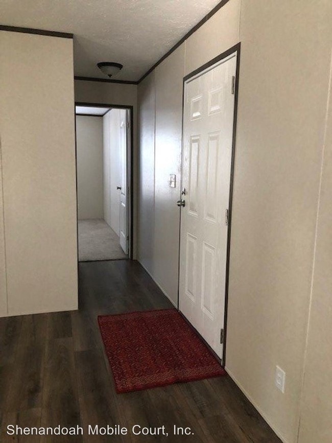 Building Photo - 1405 Front Royal Pike