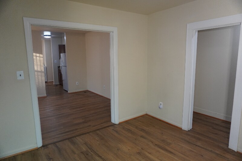 Building Photo - 217 Center St