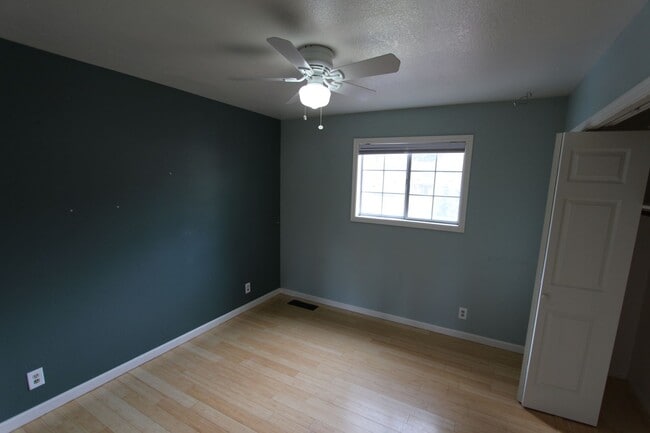 Building Photo - Charming 3-Bed Rockridge Estates Home | Arizona Room & Heated Garage