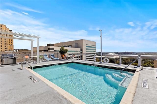 Building Photo - 1122 Jackson St