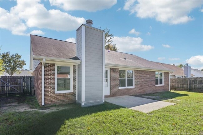 Building Photo - 2932 Chillingworth Dr