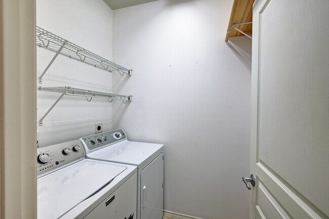 Building Photo - 24543 Carlton Springs Ln