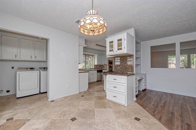 Building Photo - 2831 Pecan Ridge Dr