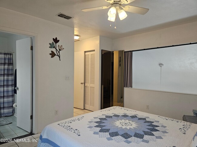 Building Photo - 4302 Seagate Ln N