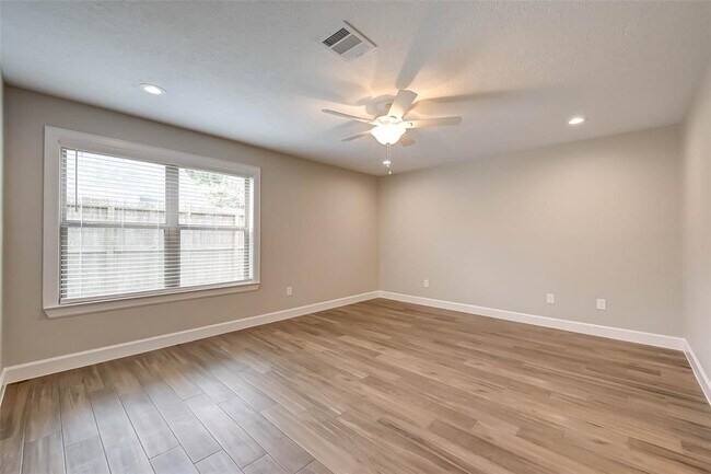 Building Photo - 2234 Kinbrook Dr