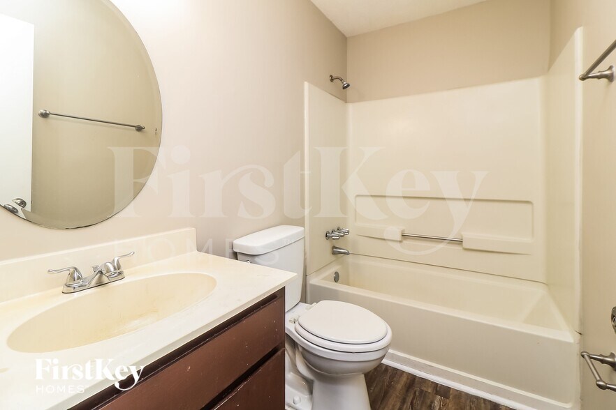 Building Photo - 3346 Clevemont Way