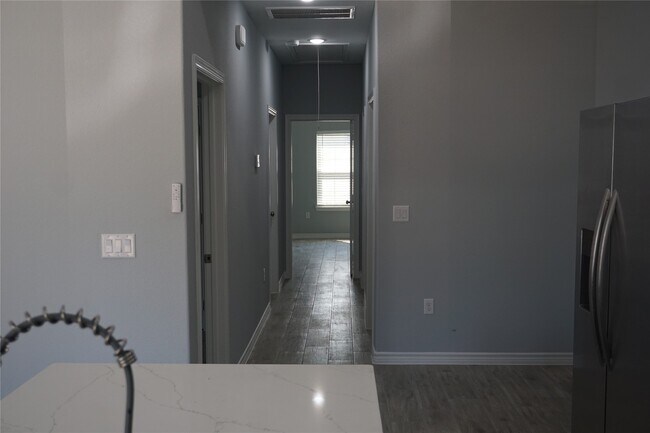 Building Photo - 11755 White Cedar St
